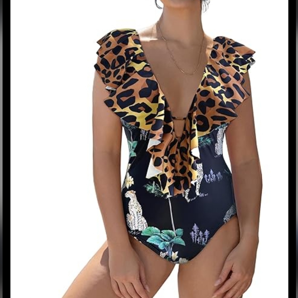 Jungle Leopard NWT Ruffle Swimsuit Size M